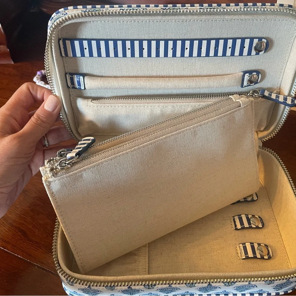Mark & Graham Blue and White Jewelry Organizer